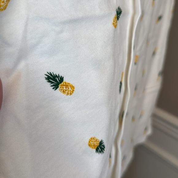 Old Navy pineapple print white T-shirt size large - Picture 4 of 5